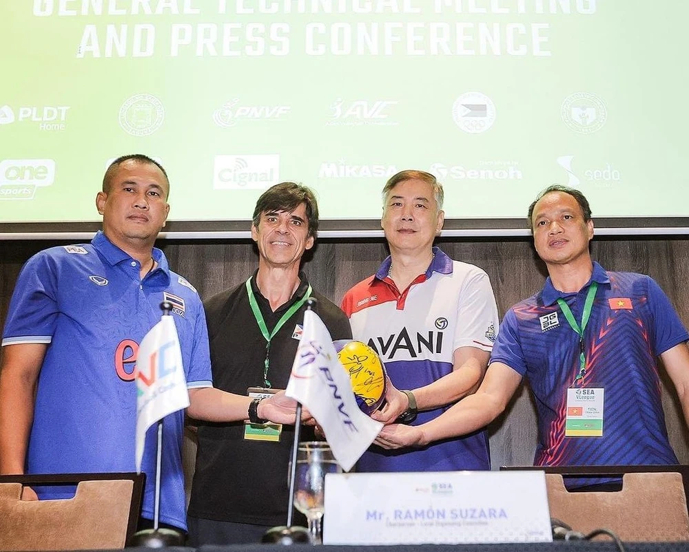 Đại diện các đội bóng đã tham dự cuộc họp kĩ thuật để nắm cụ thể thông tin lượt thứ hai SEA V.League 2023. Ảnh: AVC