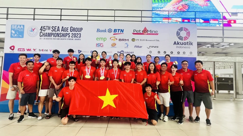 Đội bơi trẻ Việt Nam đã có chiến thắng tuyệt đối tại giải vô địch nhóm tuổi Đông Nam Á 2023. Ảnh: THANH HUYỀN