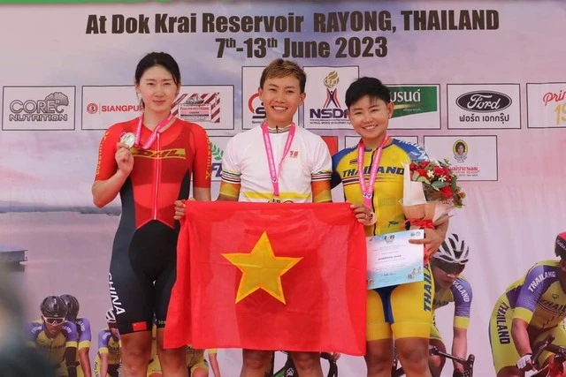 Nguyễn Thị Thật (giữa) là niềm hy vọng tranh huy chương của xe đạp Việt Nam tại ASIAD 19-2022. Ảnh: VCF