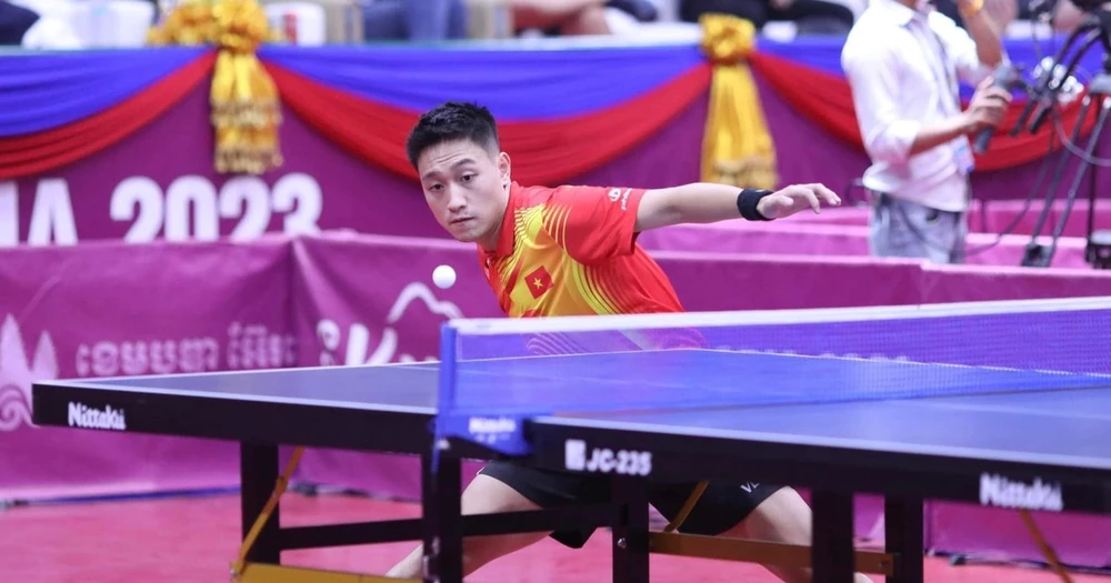Tay vợt Nguyễn Anh Tú và đồng đội vuột mất cơ hội được dự giải vô địch châu Á 2023. Ảnh: DŨNG PHƯƠNG
