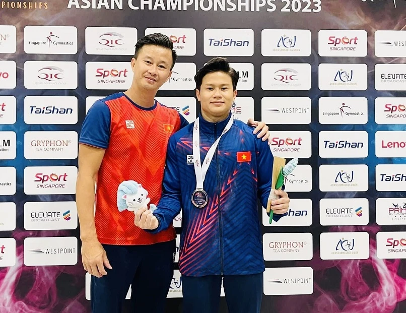 HLV Trương Minh Sang (trái) sẽ tập trung cho nhiệm vụ tại giải vô địch thế giới 2023 được tranh tài tại Bỉ. Ảnh: TDVN