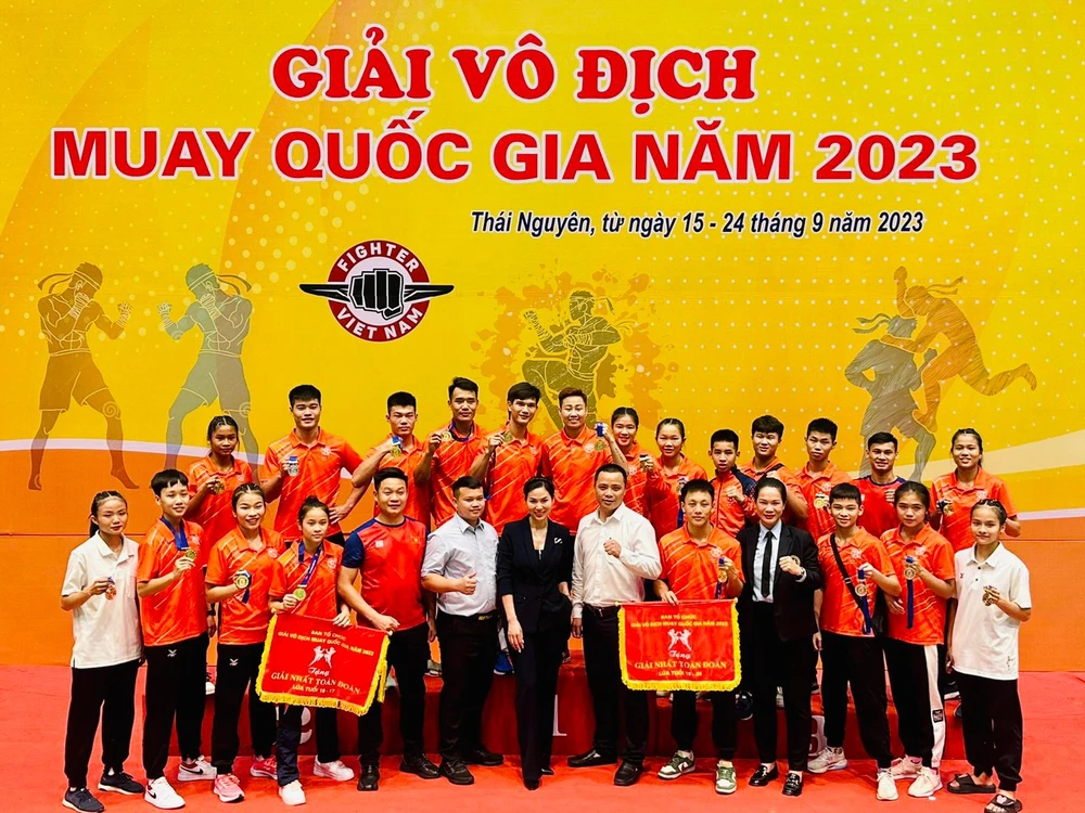 Các võ sĩ muay Hà Nội tại giải vô địch quốc gia năm nay. Ảnh: MINH MINH