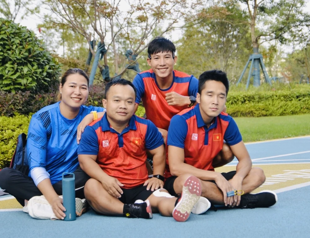 VĐV thể thao người khuyết tật Việt Nam bắt đầu làm quen với điểm tập tại Hàng Châu (Trung Quốc). Ảnh: THÁI DƯƠNG