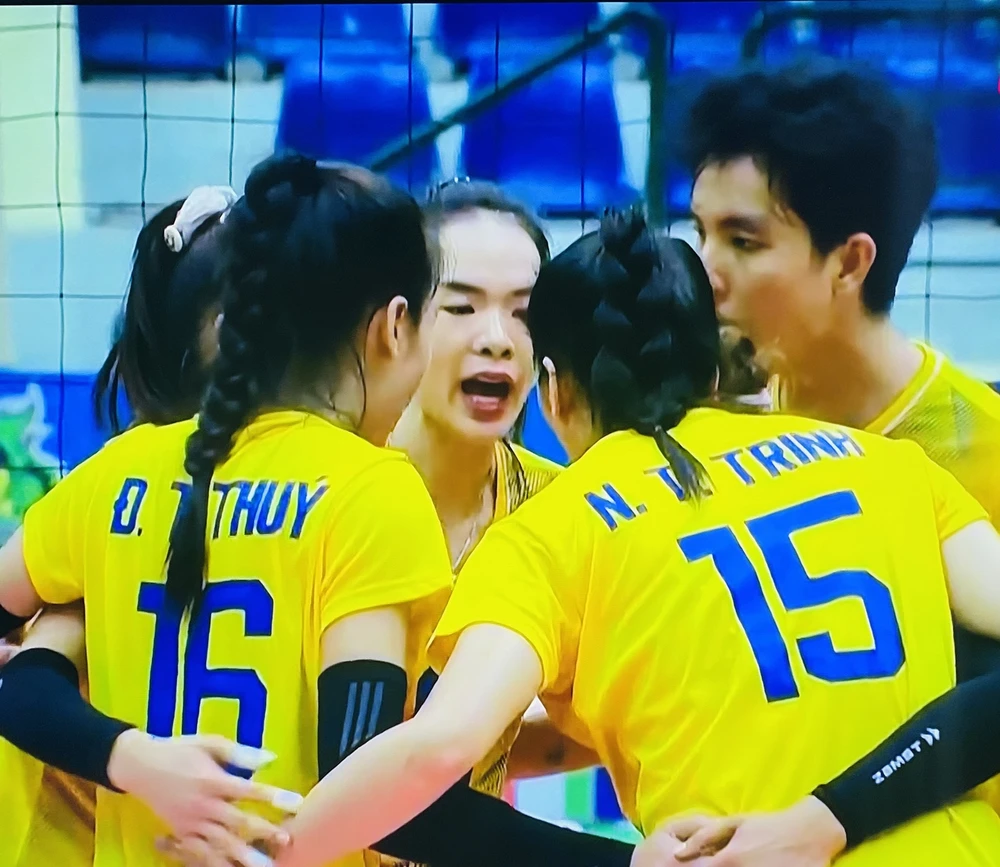 Đội nữ Ninh Bình đã lọt vào bán kết giải năm nay. Ảnh: MINH MINH