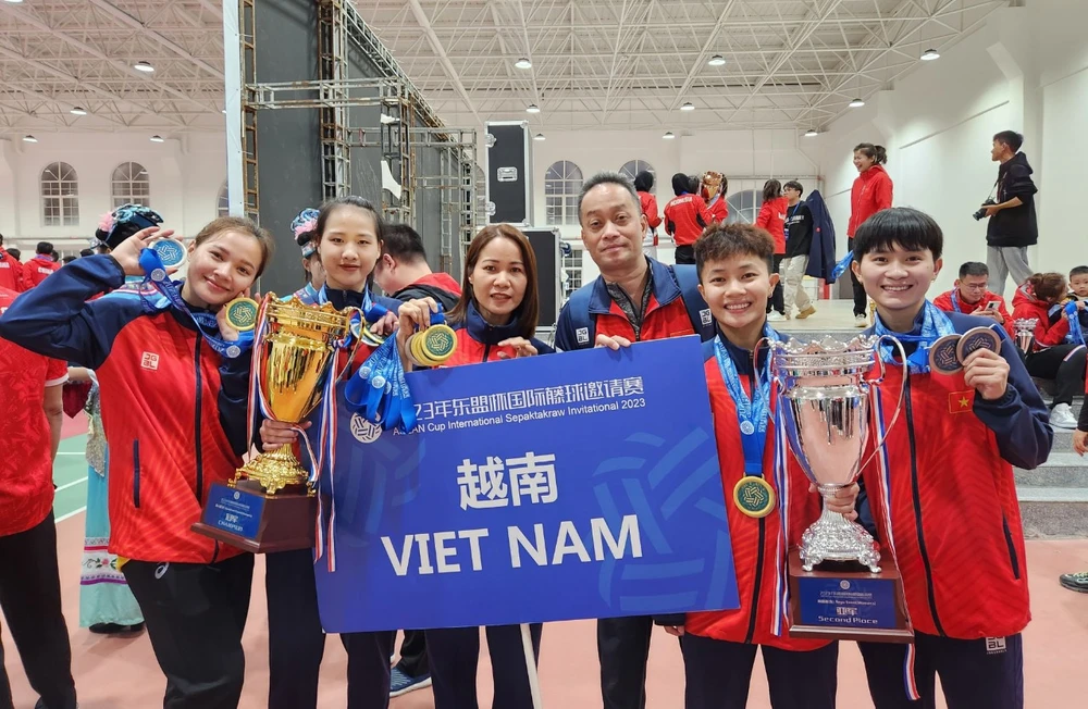 Đội cầu mây Việt Nam đang thi đấu ở Trung Quốc. Ảnh: THANH SƠN