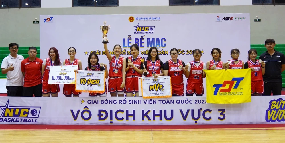 Đội bóng rổ nữ Đại học Tôn Đức Thắng (TPHCM) là đương kim vô địch giải đấu và giành quyền dự vòng chung kết năm nay. Ảnh: NUC
