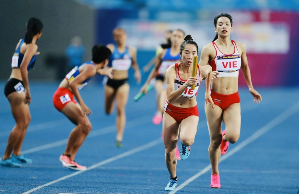 Điền kinh Việt Nam sẽ tập trung tối đa cho tổ tiếp sức 4x400m nữ nhằm tìm vé chính thức dự Olympic năm 2024. Ảnh: DŨNG PHƯƠNG