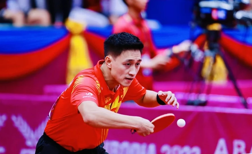 Tay vợt Nguyễn Anh Tú đã bước vào tập luyện chuẩn bị cho vòng loại Olympic 2024. Ảnh: DŨNG PHƯƠNG