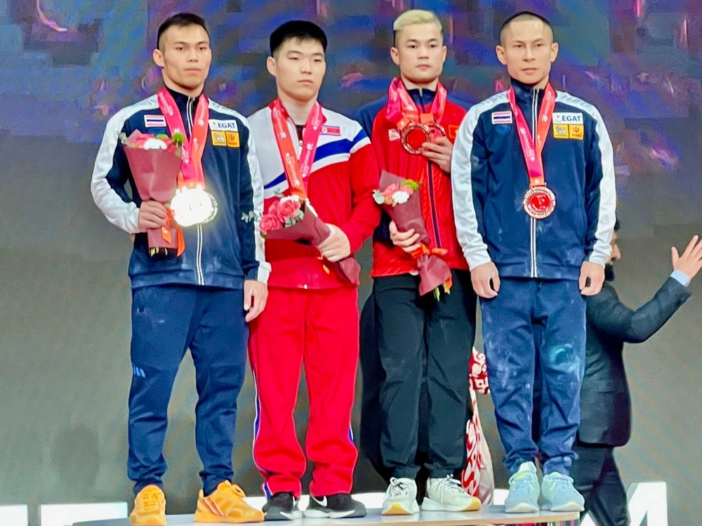 Lực sỹ Lại Gia Thành giành 2 HCĐ ở giải vô địch châu Á 2024- Ảnh 1.