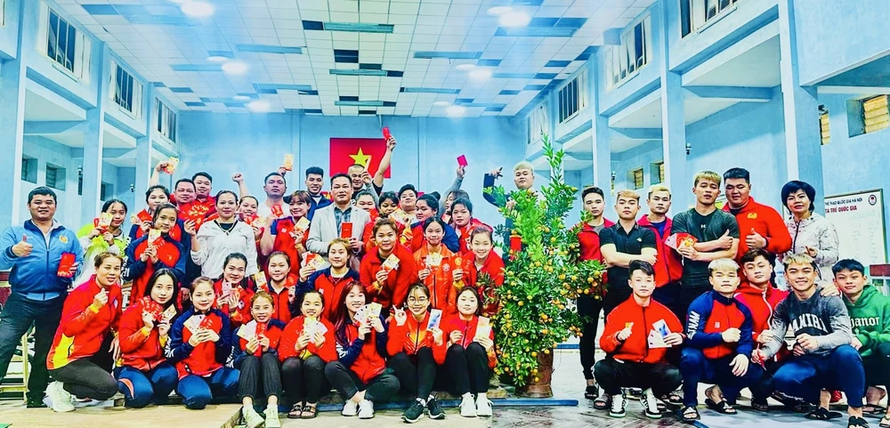 Đội tuyển cử tạ Việt Nam tự tin bước vào chuẩn bị chuyên môn trong năm mới 2024. Ảnh: MINH MINH