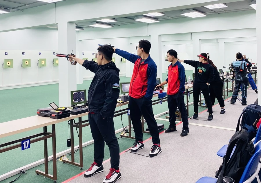 Đạn được trang bị đủ để xạ thủ bắn súng Việt Nam tập luyện đấu vòng loại Olympic 2024- Ảnh 2.