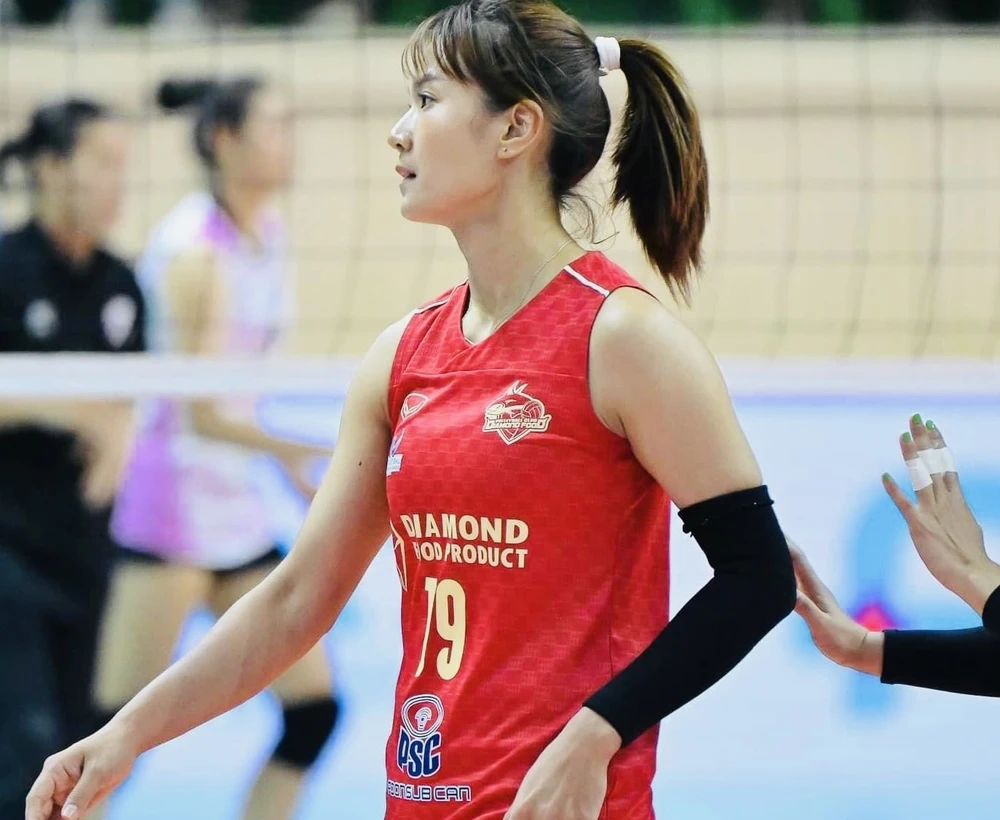 VĐV Sutadta Chuewulim khoác áo đội nữ Quảng Ninh ở giai đoạn 1 giải vô địch quốc gia 2024. Ảnh: THAIVOLLEYBALL
