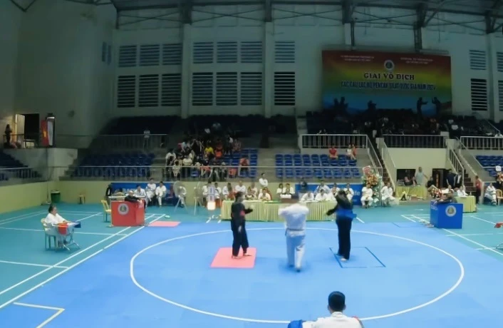 Trận đấu có võ sỹ Mai Anh (Hà Nội) thi đấu tại giải và VĐV đã bị truất quyền thi đấu nên bức xúc có phản ánh. Ảnh: MINH MINH