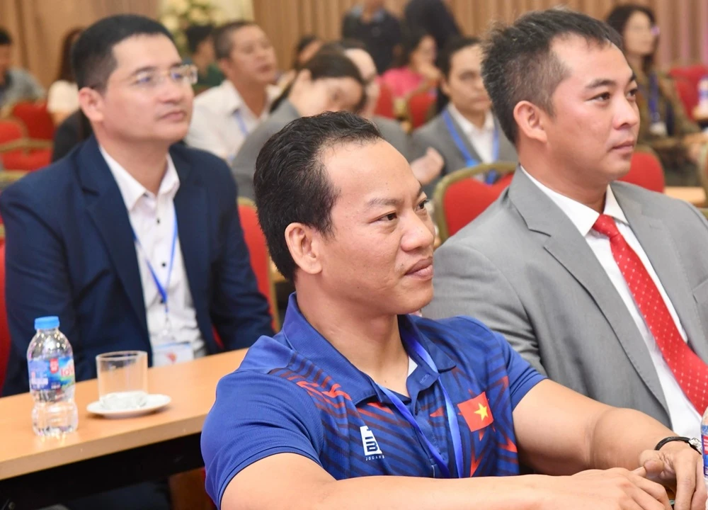 Lực sỹ thể thao người khuyết tật Lê Văn Công là ủy viên ban chấp hành Hiệp hội thể thao Paralympic Việt Nam nhiệm kỳ 6. Ảnh: THÁI DƯƠNG