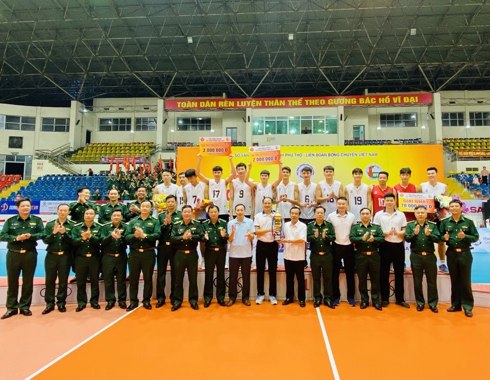 Đội Biên Phòng đã đoạt cúp vô địch sau trận chung kết với Sanest Khánh Hòa. Ảnh: MINH MINH