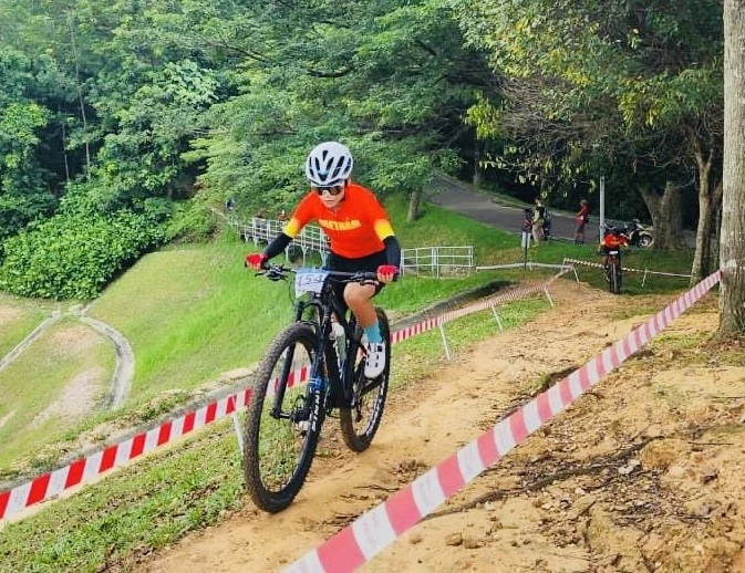 Xe đạp địa hình Việt Nam đang thi đấu tại Malaysia. Ảnh: VCF