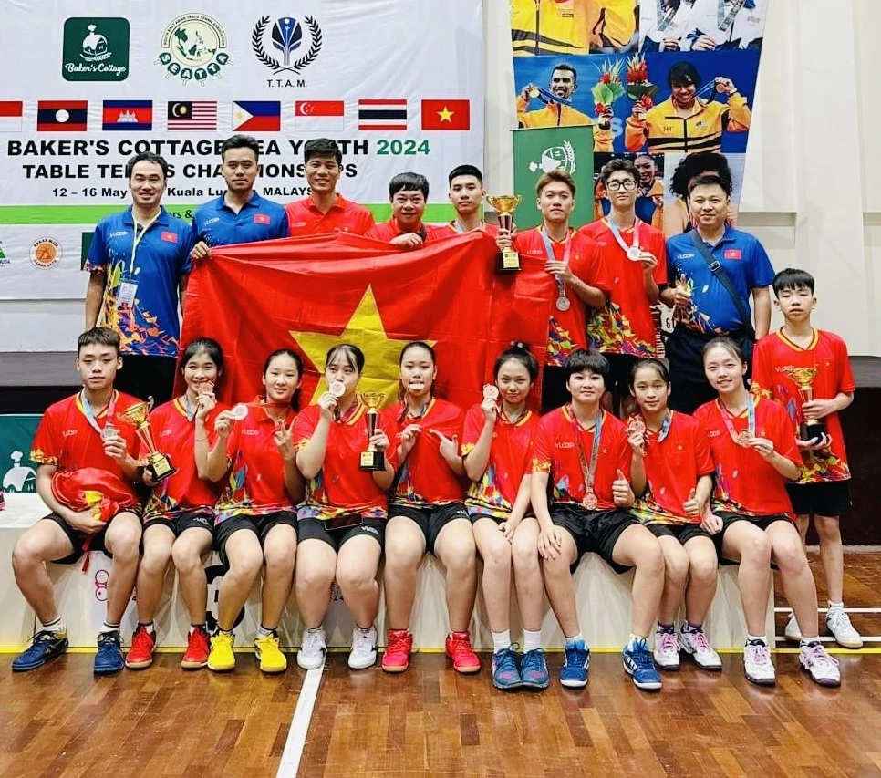 Bóng bàn trẻ Việt Nam có Nguyễn Duy Phong đạt HCV đơn nam U19 tại giải. Ảnh: VTTF