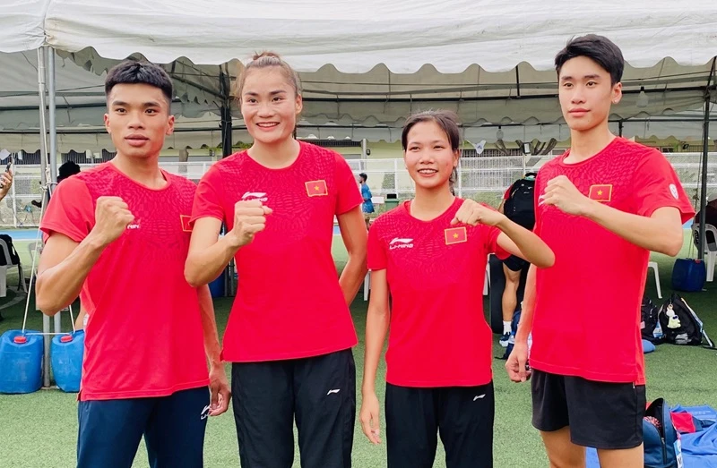 Tuyết Mai (thứ 2 từ phải qua) là gương mặt được Đoàn thể thao học sinh Việt Nam kỳ vọng thi đấu tốt tại ASG 2024. Ảnh: MINH MINH