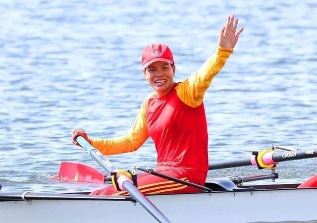 Tuyển thủ Phạm Thị Huệ của đội tuyển rowing Việt Nam đã giành suất Olympic 2024. Ảnh: CỤCTDTT