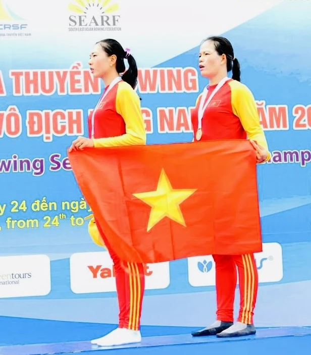 Phạm Thị Huệ (sau) đang tập luyện tích cực để hướng tới thi đấu Olympic 2024. Ảnh: DUATHUYENVN