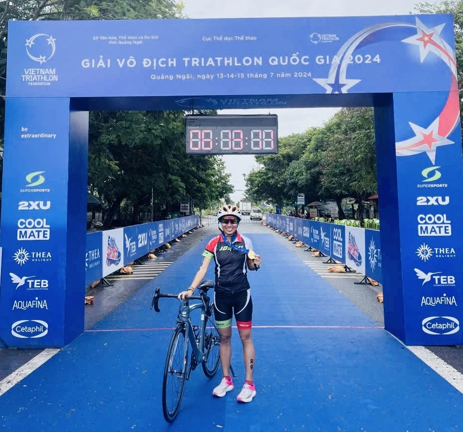 Phạm Thị Bình thi đấu nội dung phong trào tiếp sức duathlon ở giải vô địch quốc gia năm nay. Ảnh: BÌNH PHẠM