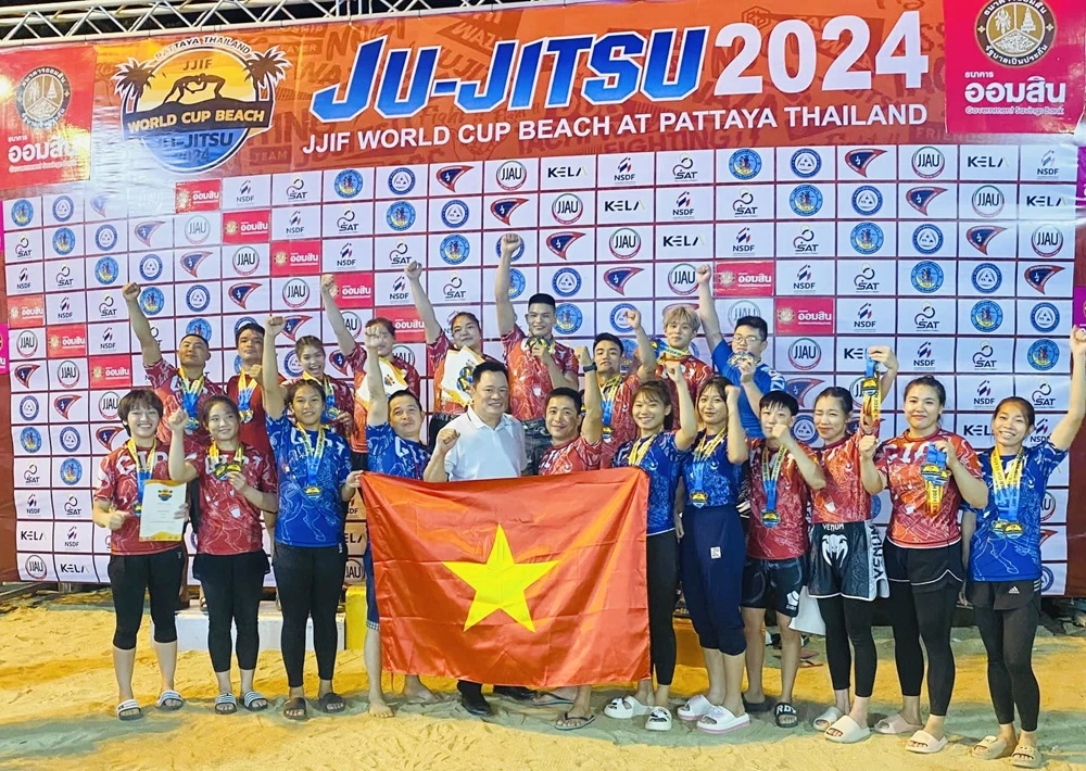 Jujitsu Việt Nam tại giải World Cup bãi biển thế giới 2024. Ảnh: THẠCH TRẦN