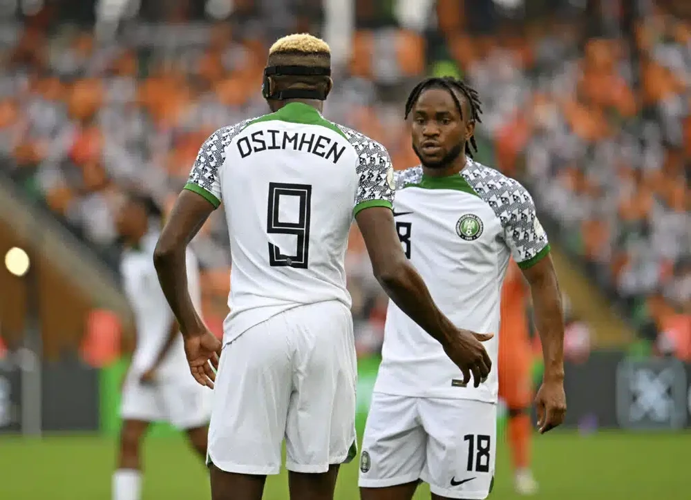 Osimhen và Lookman, bộ đôi tỏa sáng giúp tuyển Nigeria hạ Cameroon