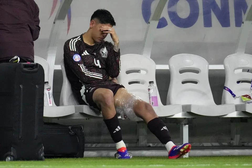 Đội trưởng Mexico Edson Alvarez chấn thương nghỉ hết giải?