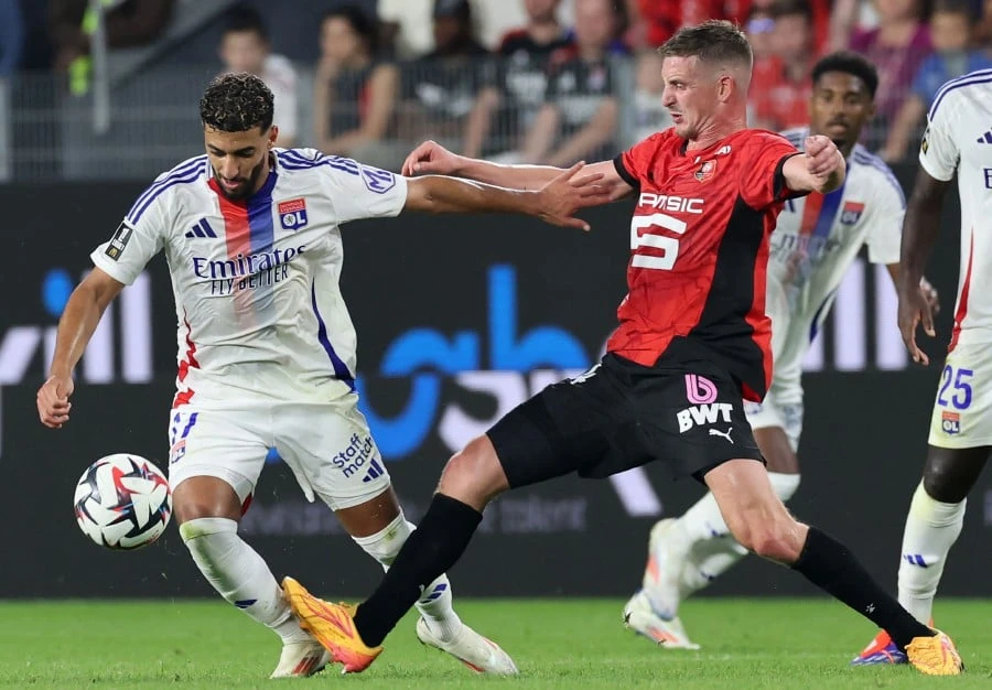 Olympique Lyonnais thua ba bàn không gỡ trên sân Stade Rennes