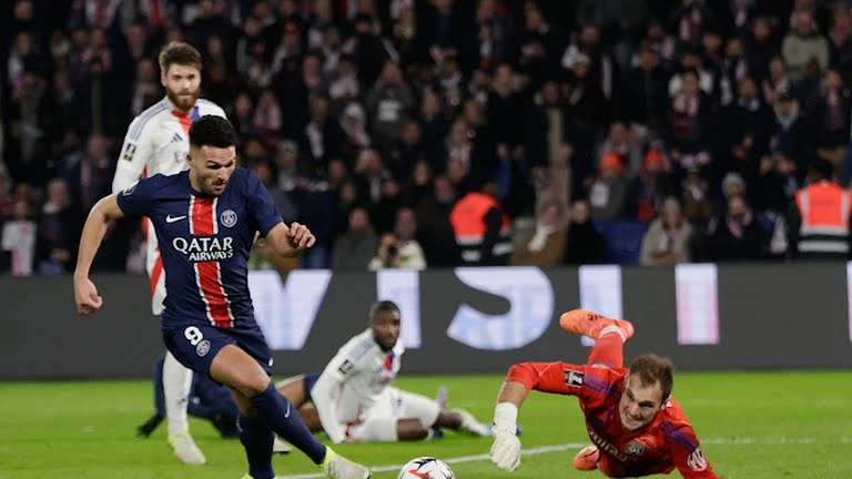 Goncalo Ramos ấn định chiến thắng cho PSG trước Lyon