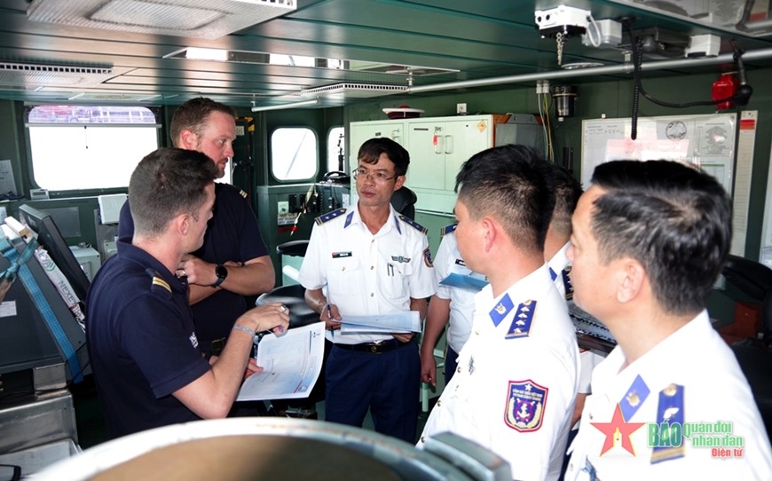 Vietnam Coast Guard, French navy's ship hold joint exercise | SGGP ...