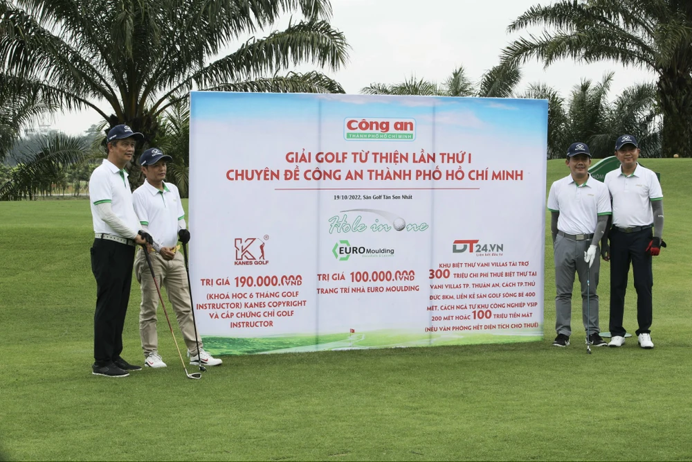 Giải Golf từ thiện Lần thứ I - Quyên góp được 800 triệu và nhiều hiện vật gần 6 tỷ.