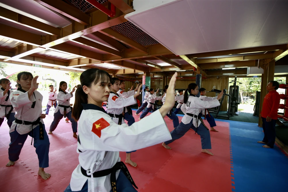 Đội tuyển Taekwondo Việt Nam tập huấn và tuyển chọn VĐV tham dự giải vô địch quyền Thế giới 2024. Ảnh: Quỳnh Mai