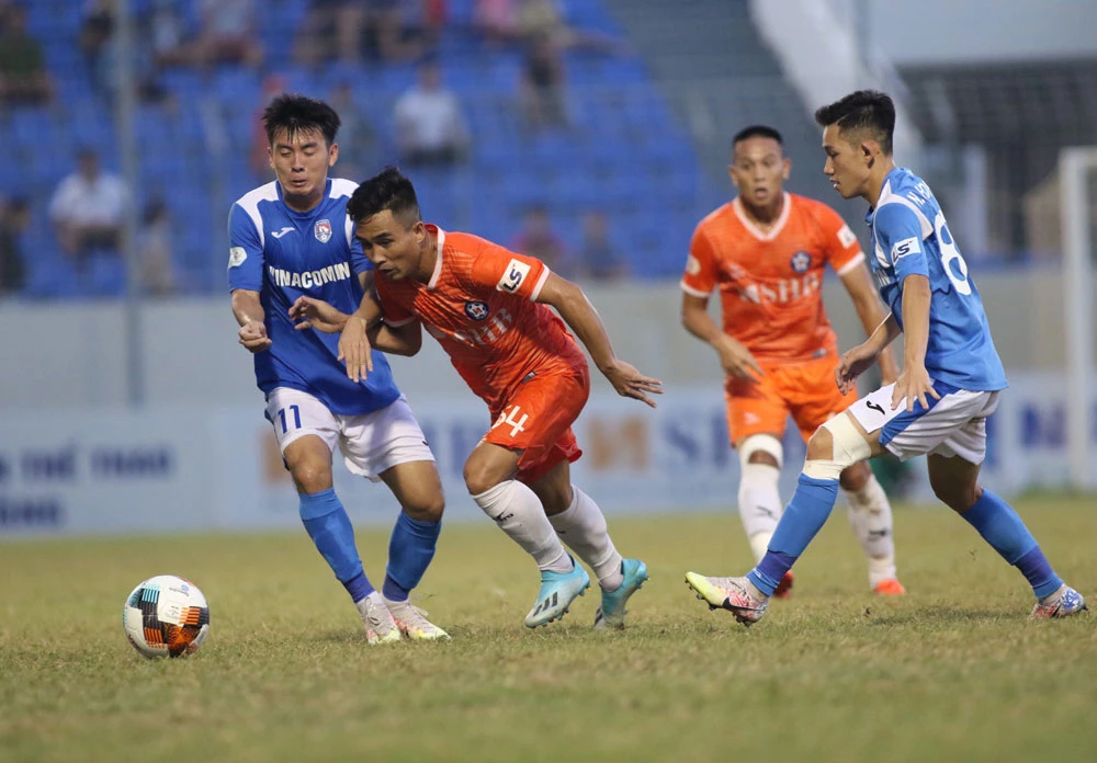 Chuỗi 6 trận bất bại của Đà Nẵng đã kết thúc sau trận thua Than Quảng Ninh trên sân nhà ở vòng 10.