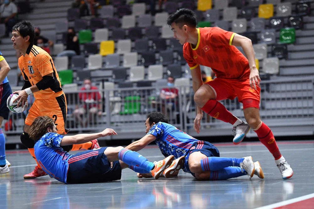 Đội tuyển futsal có trận "làm nóng" quý giá trước Nhật Bản
