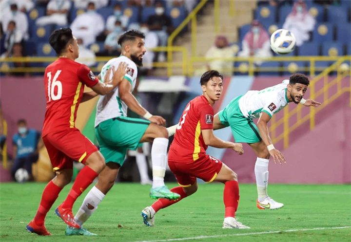 Hàng phòng ngự đội tuyển Việt Nam không trận nào giữ vẹn mành lưới trong 5 trận vừa qua. Ảnh: AFC