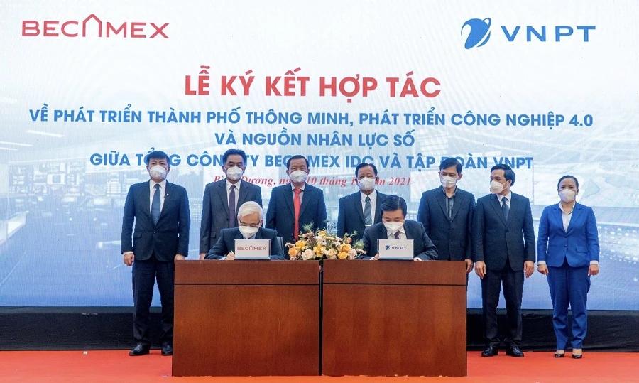 Chương trình ký kết hợp tác giữa Tổng Công ty Becamex IDC và Tập đoàn VNPT