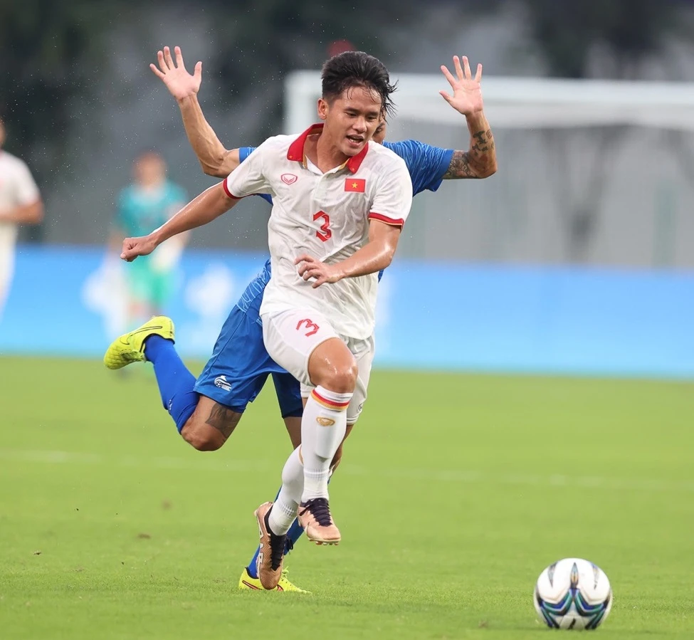 Oympic Việt Nam thắng trận ra quân nhưng với người hâm mộ thì chưa "ngọt" lắm khi bị thủng lưới 2 bàn
