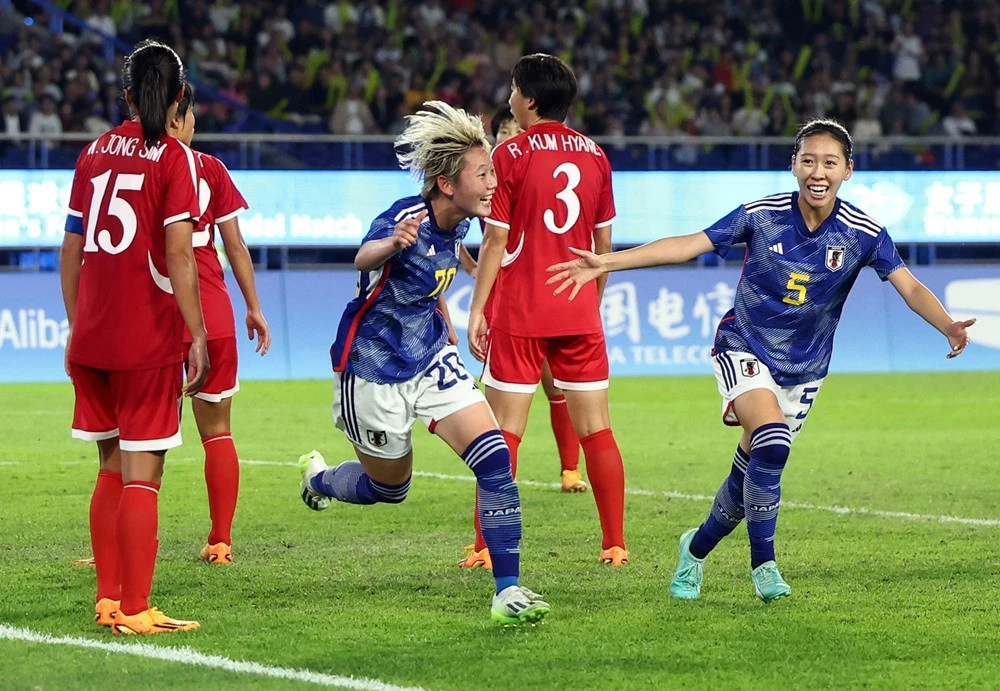 Nữ Nhật Bản thể hiện sức mạnh qua chiến thắng cách biệt 4-1. Ảnh: Reuters 