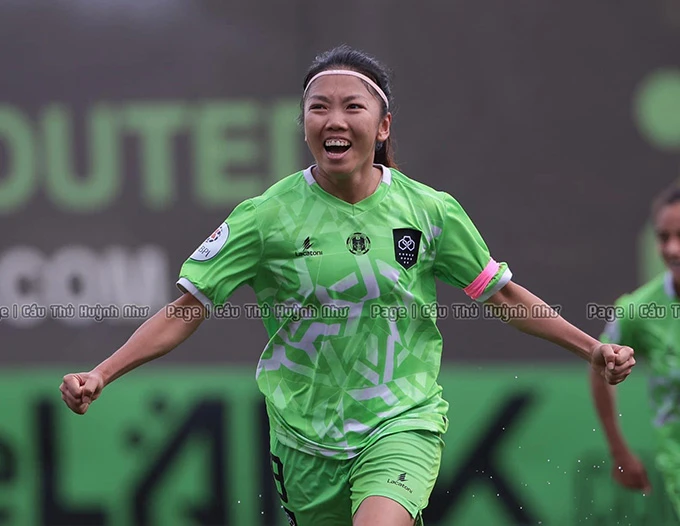 Niềm vui của Huỳnh Như khi ghi bàn thắng đầu tiên cho Lank FC ở mùa bóng năm nay