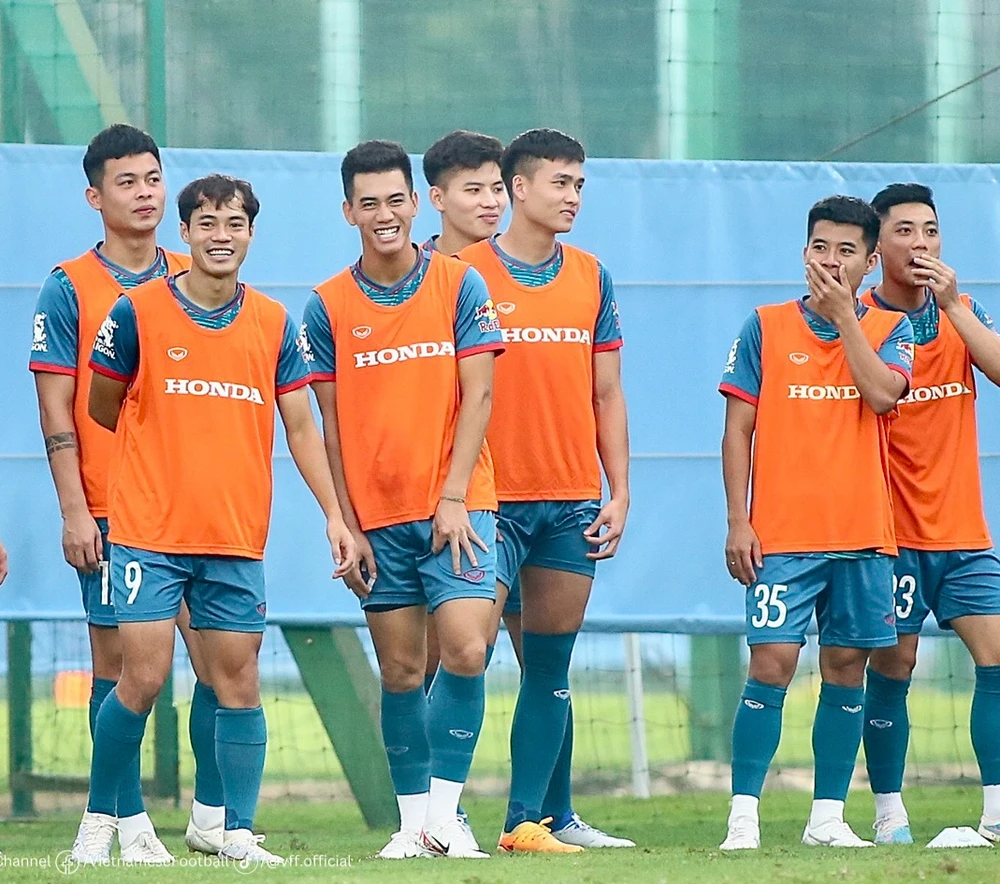 Đội tuyển Việt Nam dù thua cả hai trận trong tháng 10 nhưng đã tăng 1 bậc trên BXH FIFA.