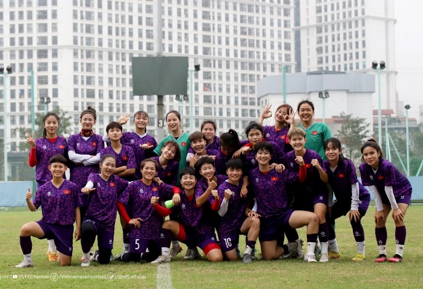 Đội tuyển U20 nữ Việt Nam tập luyện chuẩn bị cho VCK U20 nữ châu Á 2024