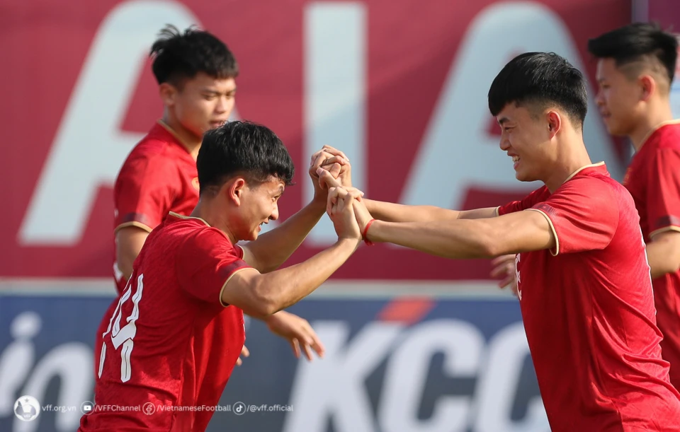 Đội tuyển U23 Việt Nam sẽ hội quân song song cùng các đàn anh ở đội tuyển Việt Nam