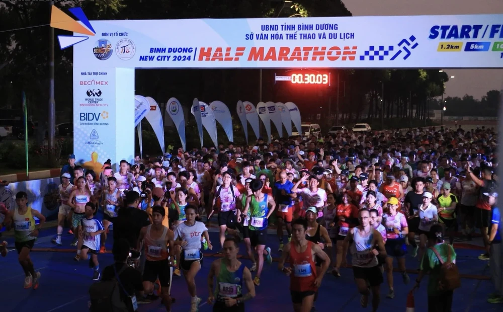 Hơn 3.500 VĐV tham dự Giải Half Marathon Thành phố mới Bình Dương năm 2024