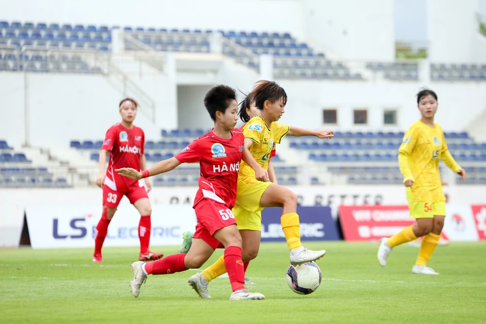 Hà Nội II giành 3 điểm đầu tiên khi giành chiến thắng 1-0 trước TPHCM II