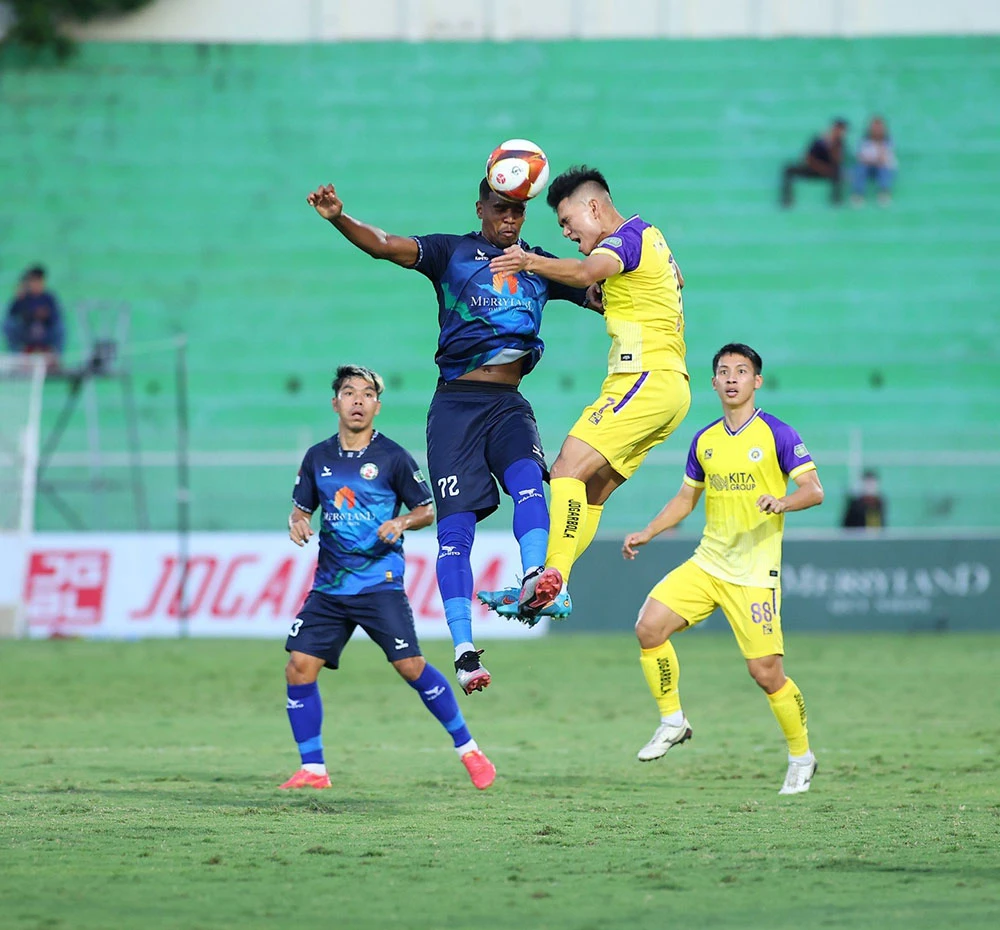 Bình Định sẽ tranh ngôi Á quân cùng Hà Nội FC 
