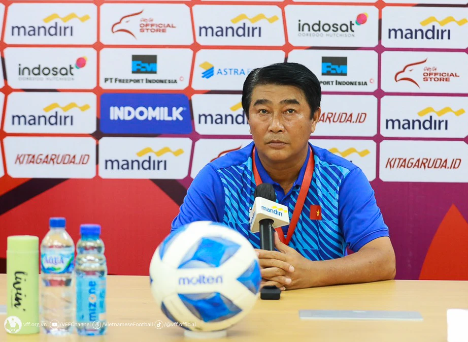 HLV Trần Minh Chiến nhận lỗi về mình sau trận thua U16 Thái Lan