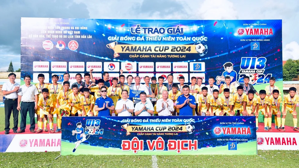 Các cầu thủ trẻ SLNA đăng quang ở mùa giải 2024