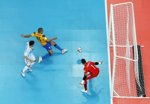 Futsal Brazil tiếp tục khẳng định sức mạnh ở đấu trường World Cup. Ảnh: Getty