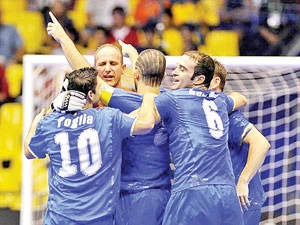 Futsal World Cup Brazil 2008: Italia, Nga lọt vào bán kết